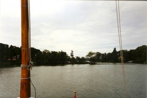 Voguer vers l'Île aux Paons. Photo Michèle Jung